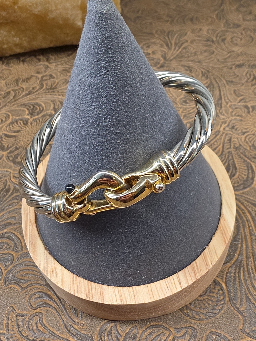 Vintage Gold Silver Two Tone Twisted Cable Black Accent Hinged Buckle Bracelet